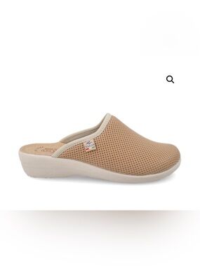 Fly Flot Womens Flat Mule Shoes Sz 38
